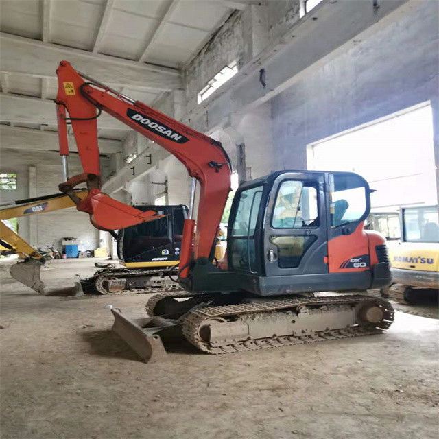 Gotowy do pracy i doświadczony używany Korea importowana 6 ton Doosan DX 55 w dobrym stanie