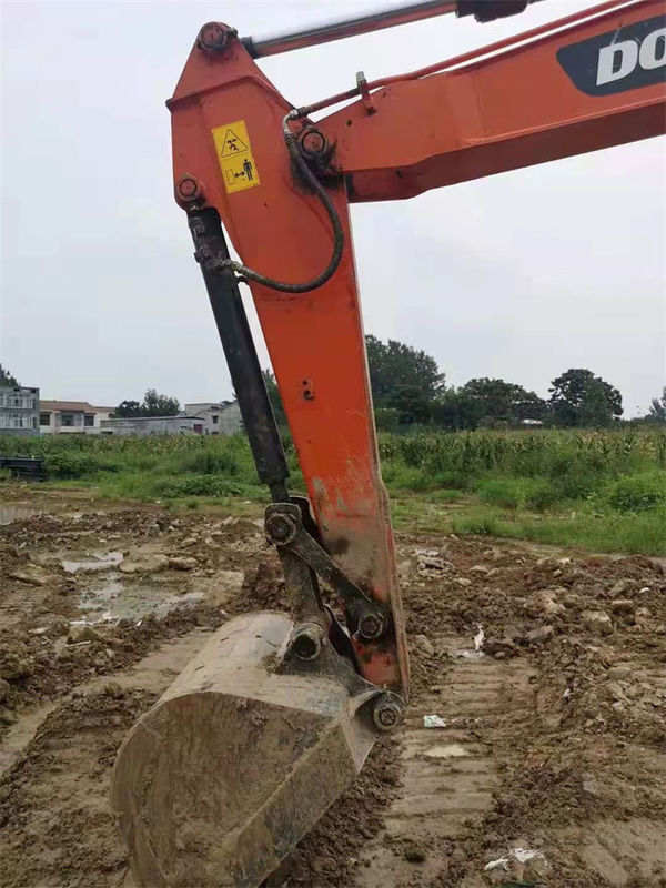 8 ton gotowy używany grabarz do pracy i doświadczony używany Korea importowany Doosan DX 75