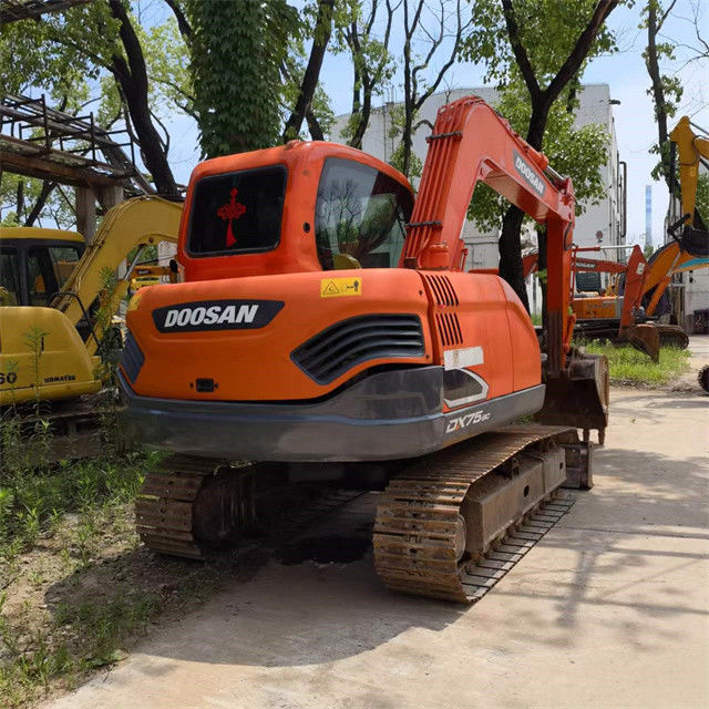 8 ton gotowy używany grabarz do pracy i doświadczony używany Korea importowany Doosan DX 75