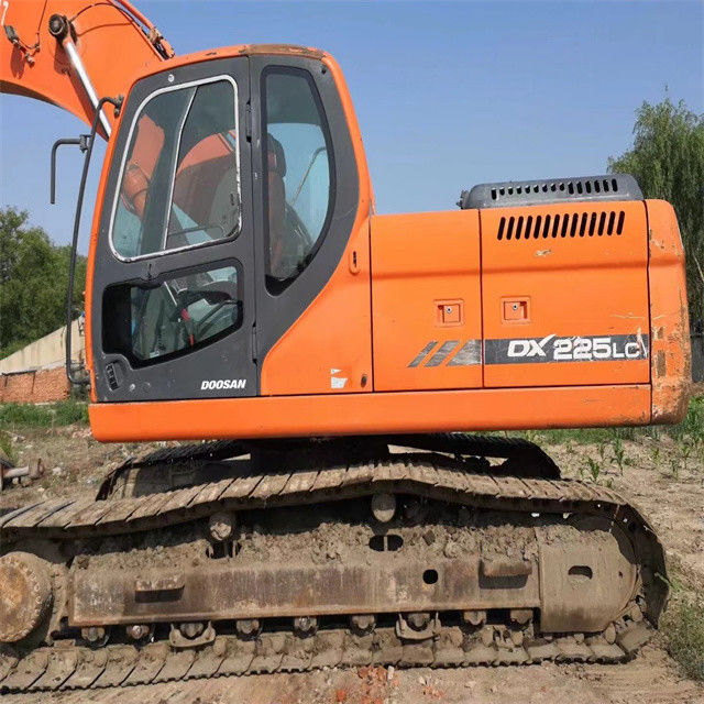22 tony gotowe do pracy i doświadczone używane Korea importowana Doosan DX 225 LC w dobrym stanie