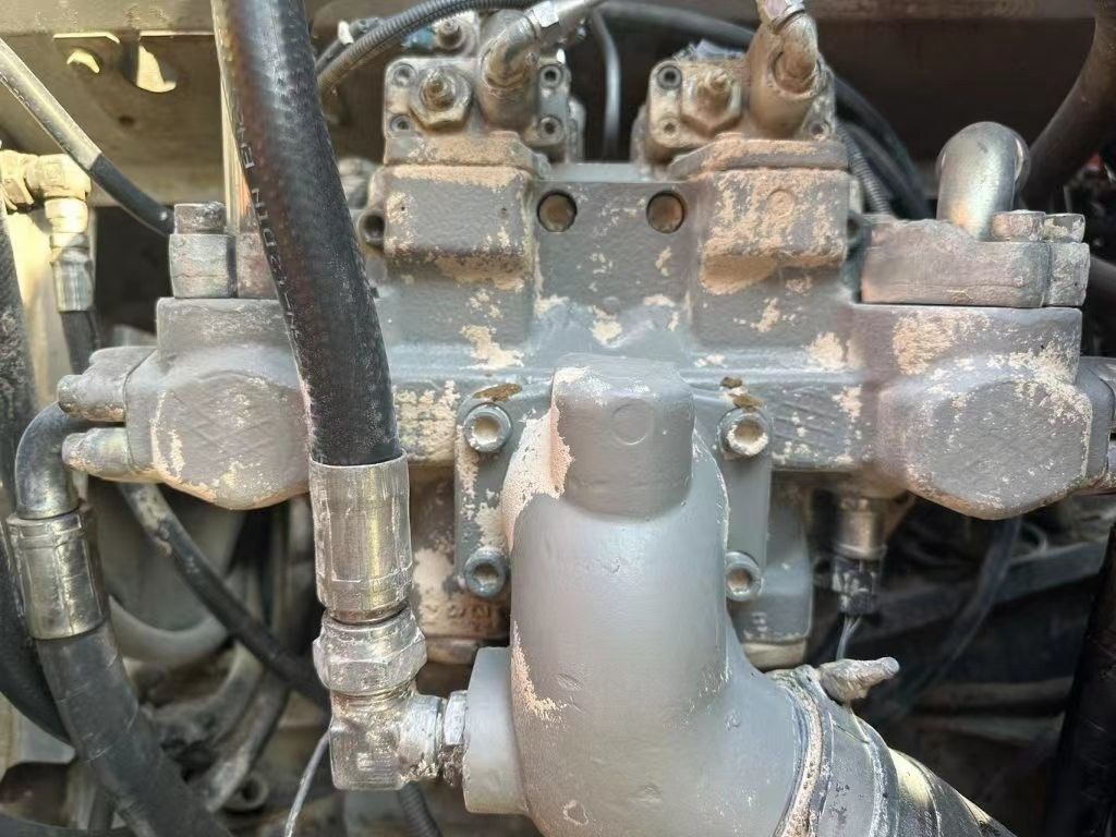 21 ton gotowy używany grabarz do pracy i doświadczony używany Korea importowana Hitachi 210-3 w dobrym stanie