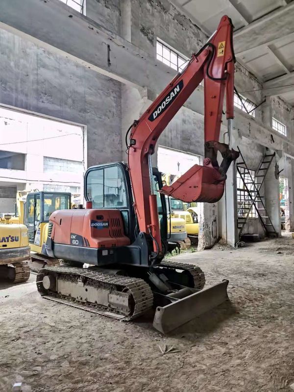 6 ton gotowe do pracy i doświadczone używane Korea importowane DOOSAN DX60 w dobrym stanie