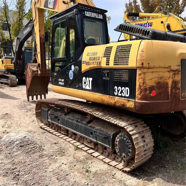 23tony gotowe do pracy i doświadczone używane Japan Caterpillar 323 D w dobrym stanie