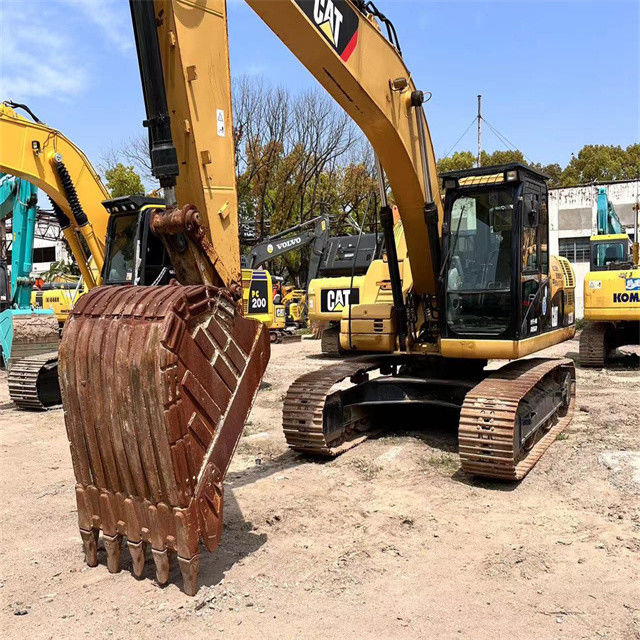 23tony gotowe do pracy i doświadczone używane Japan Caterpillar 323 D w dobrym stanie