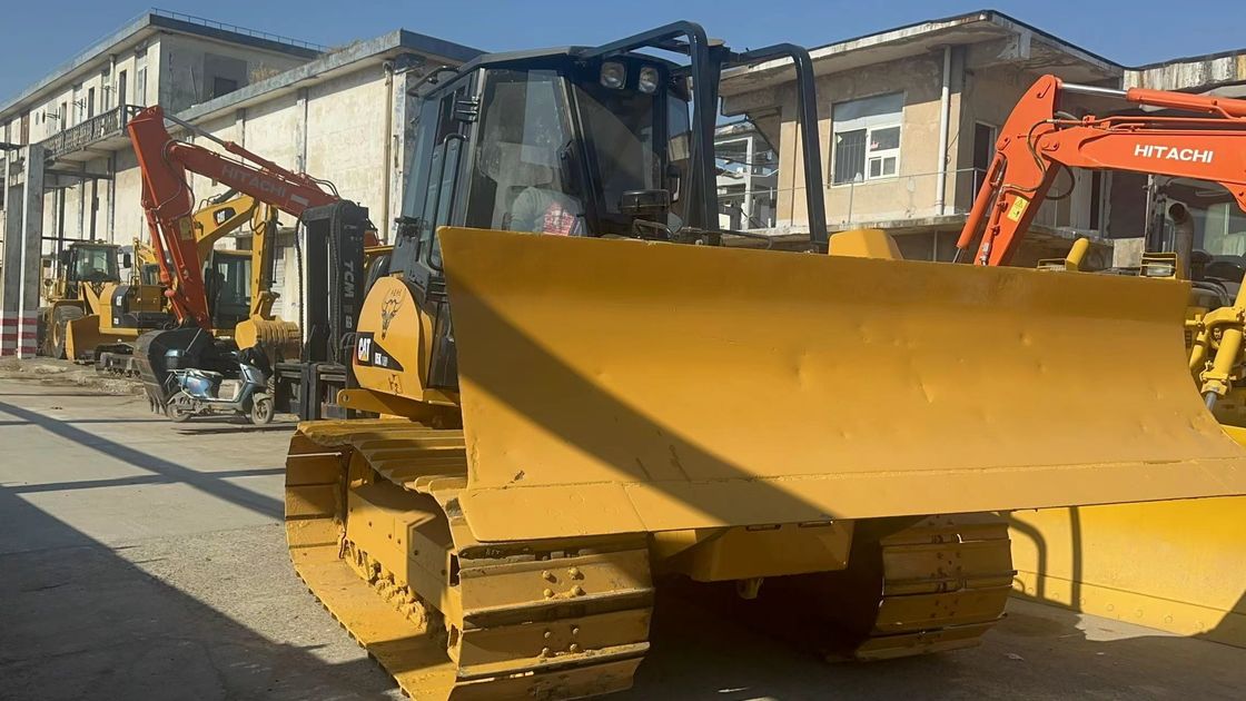 Cat Caterpillar D5k Lgp Cat D5k Dozer Frontowy ostrze szerokość 4,262m Dozer używany