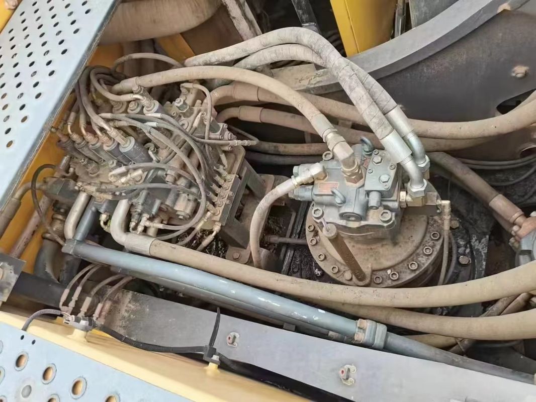 Szwecja przywieźła wysokiej jakości Volvo EC350DL, używaną prawie nową maszynę wykopawczą.