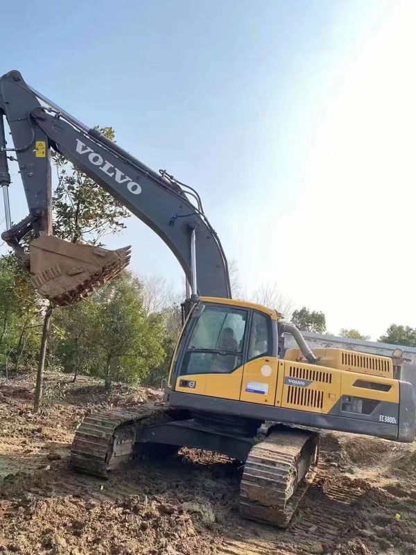 Szwecja przywieźła wysokiej jakości Volvo EC380 robotę wykopawczą używaną niemal nowo