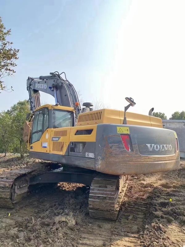 Szwecja przywieźła wysokiej jakości Volvo EC380 robotę wykopawczą używaną niemal nowo
