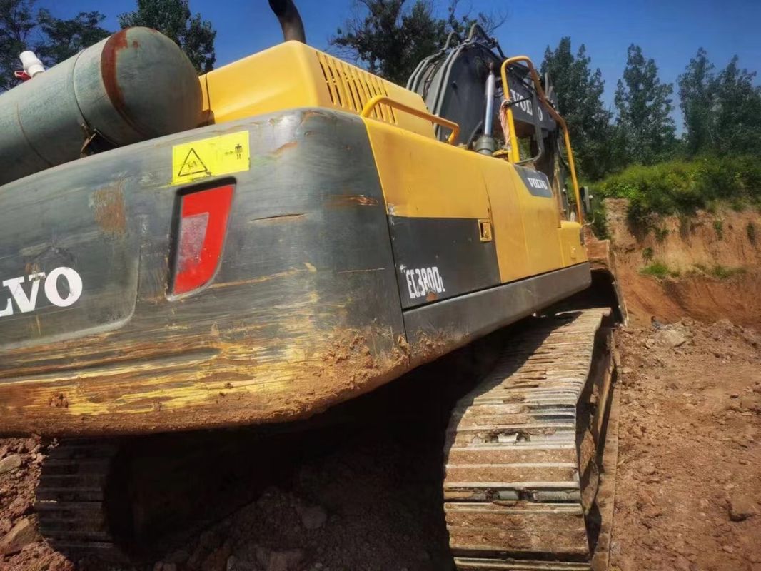 Szwecja przywieźła wysokiej jakości Volvo EC380 robotę wykopawczą używaną niemal nowo