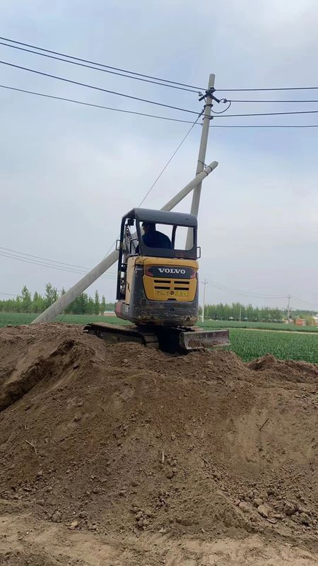 Szwecja przywieźła wysokiej jakości Volvo EC18D, używaną prawie nową maszynę wykopającą.