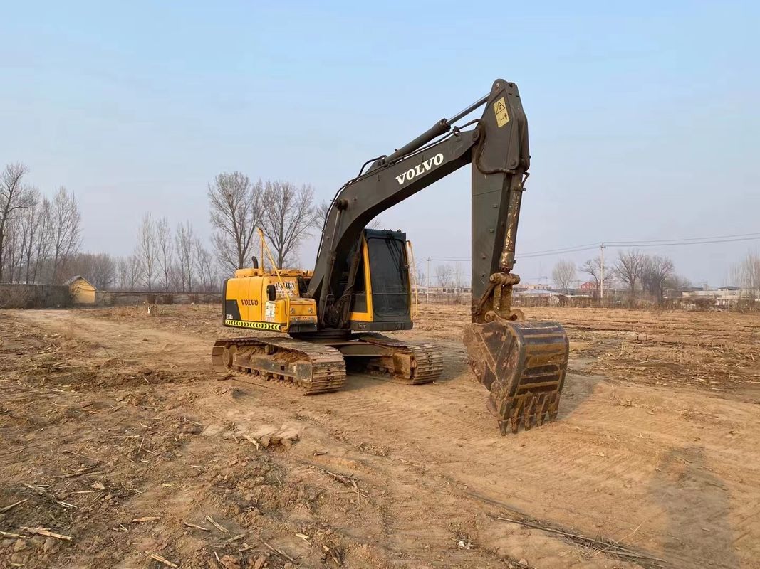 Szwecja przywieźła wysokiej jakości Volvo EC140BL, używaną prawie nową, gotową do użytku koparkę.