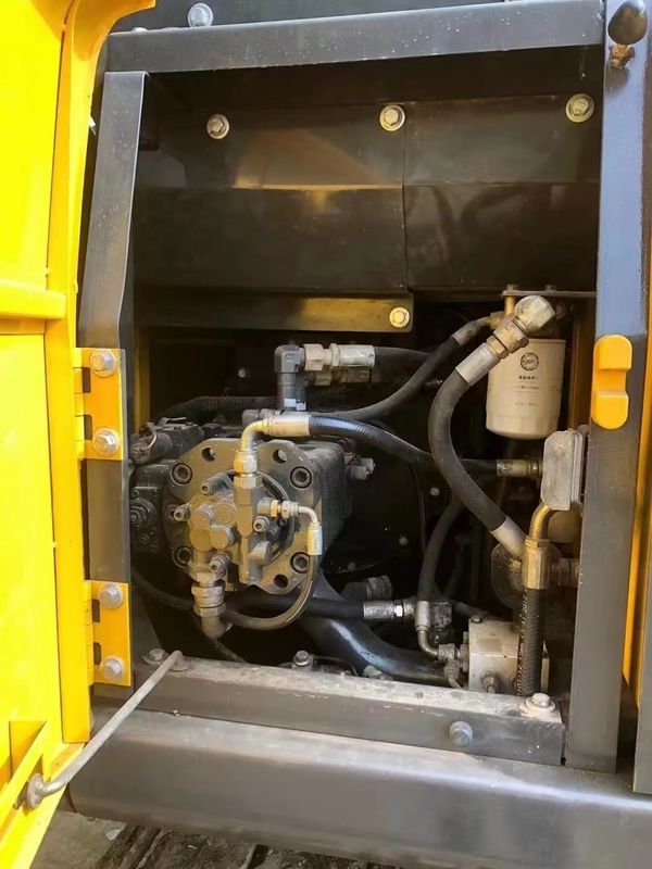 Szwecja przywieźła wysokiej jakości Volvo EC140D, używaną prawie nową, gotową maszyny koparki.