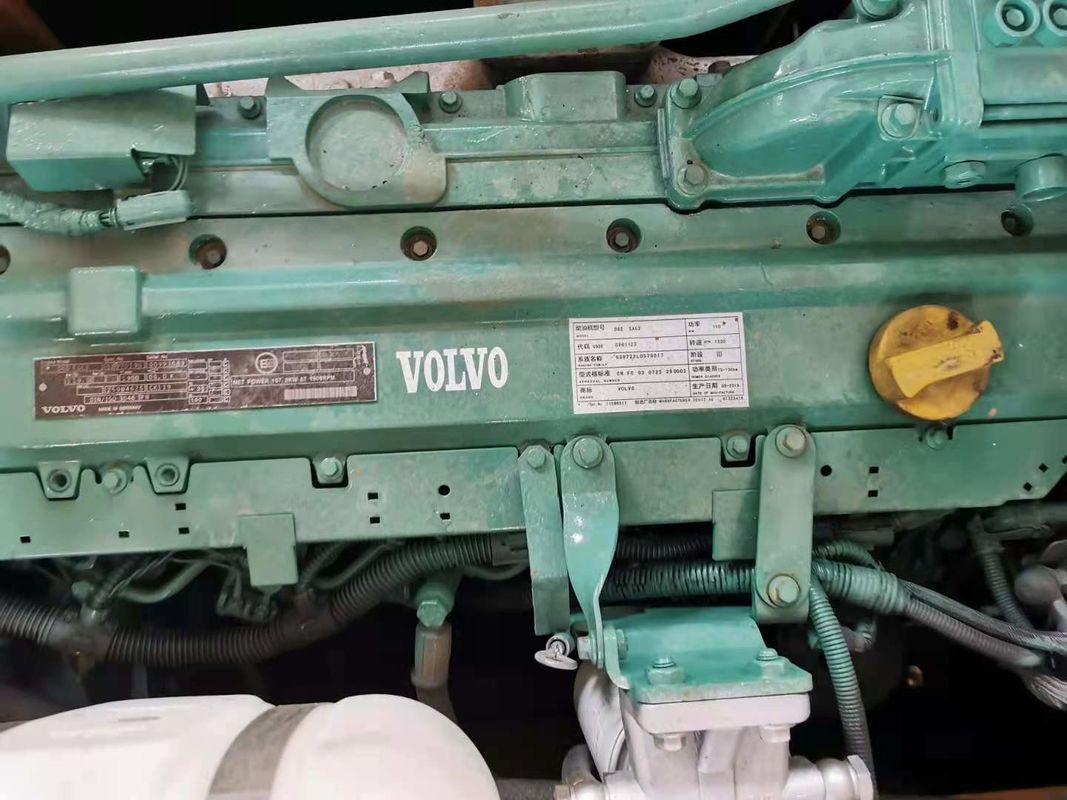 Szwecja przywieźła wysokiej jakości Volvo EC200DL, używaną prawie nową, gotową do użytku koparkę.