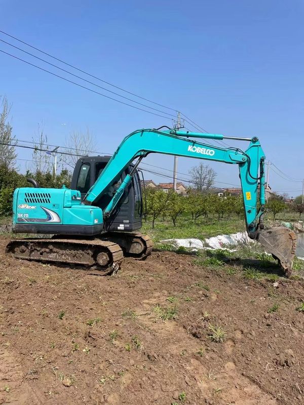 używany mini grabarz KOBELCO SK75-8 Maszyna grabarska Używany silnik Moc 42kW