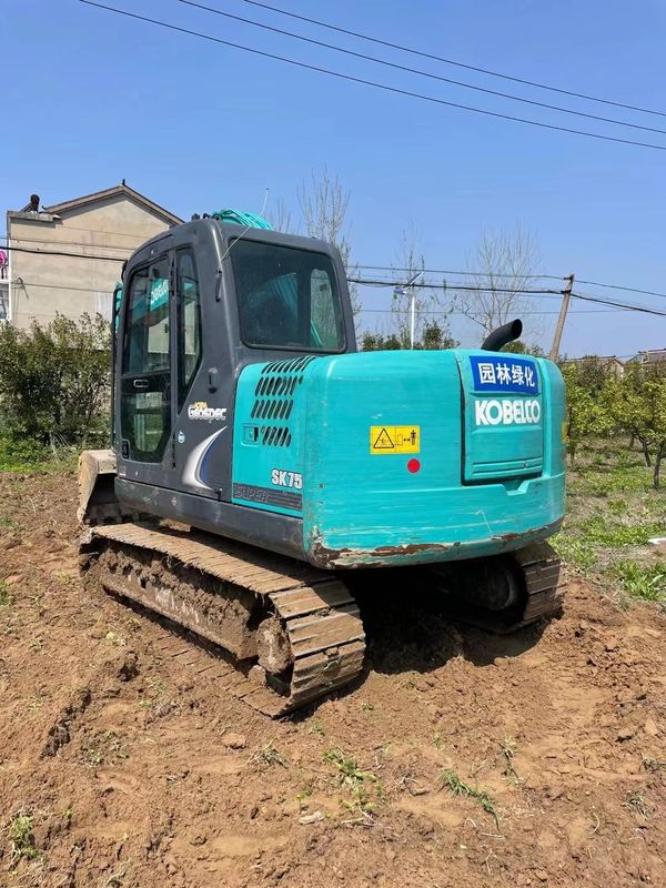 używany mini grabarz KOBELCO SK75-8 Maszyna grabarska Używany silnik Moc 42kW