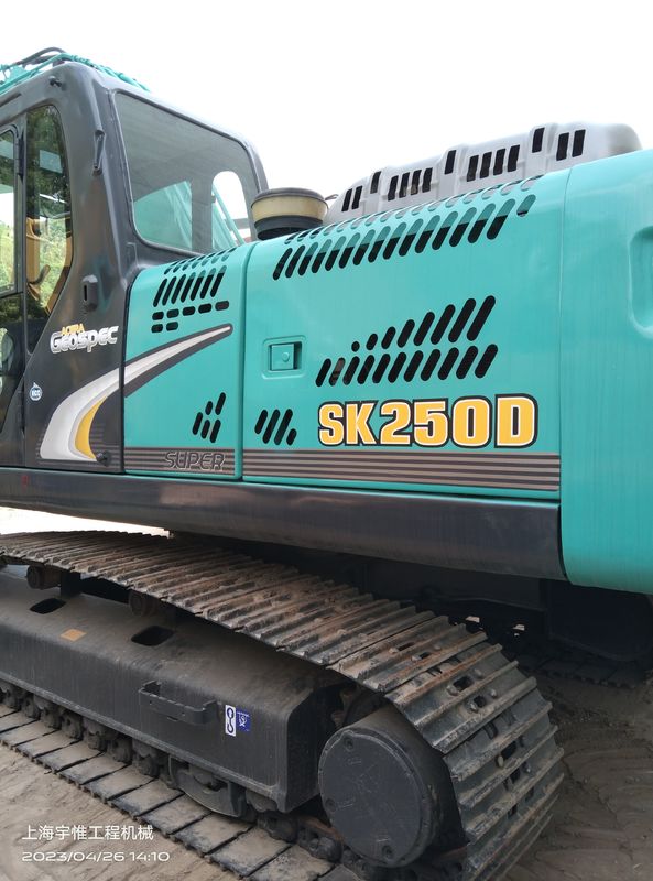 170 KN Tear Out Kobelco Sk250d Koparka Waga 24,7t Moc silnika 131kW