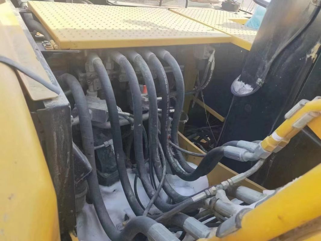 Gotowy do pracy Caterpillar M315D Ekskawator z używanymi kółkami z niskimi godzinami pracy i w dobrym stanie