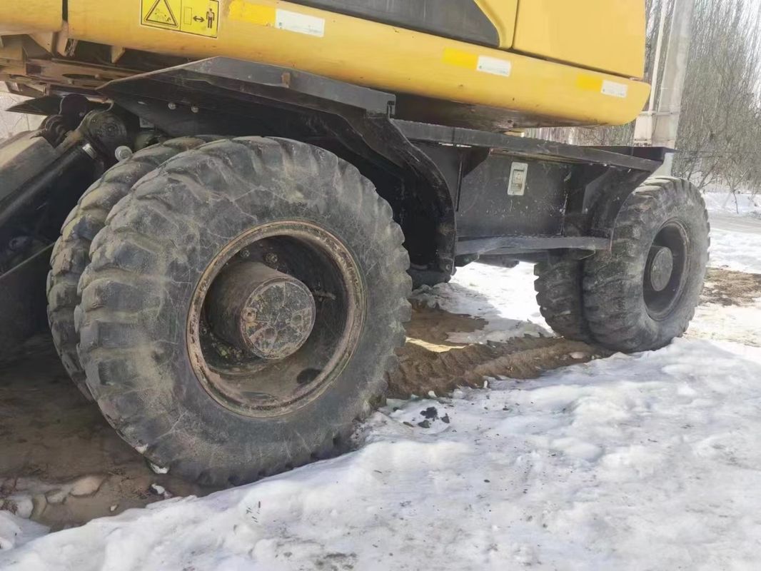 Gotowy do pracy Caterpillar M315D Ekskawator z używanymi kółkami z niskimi godzinami pracy i w dobrym stanie
