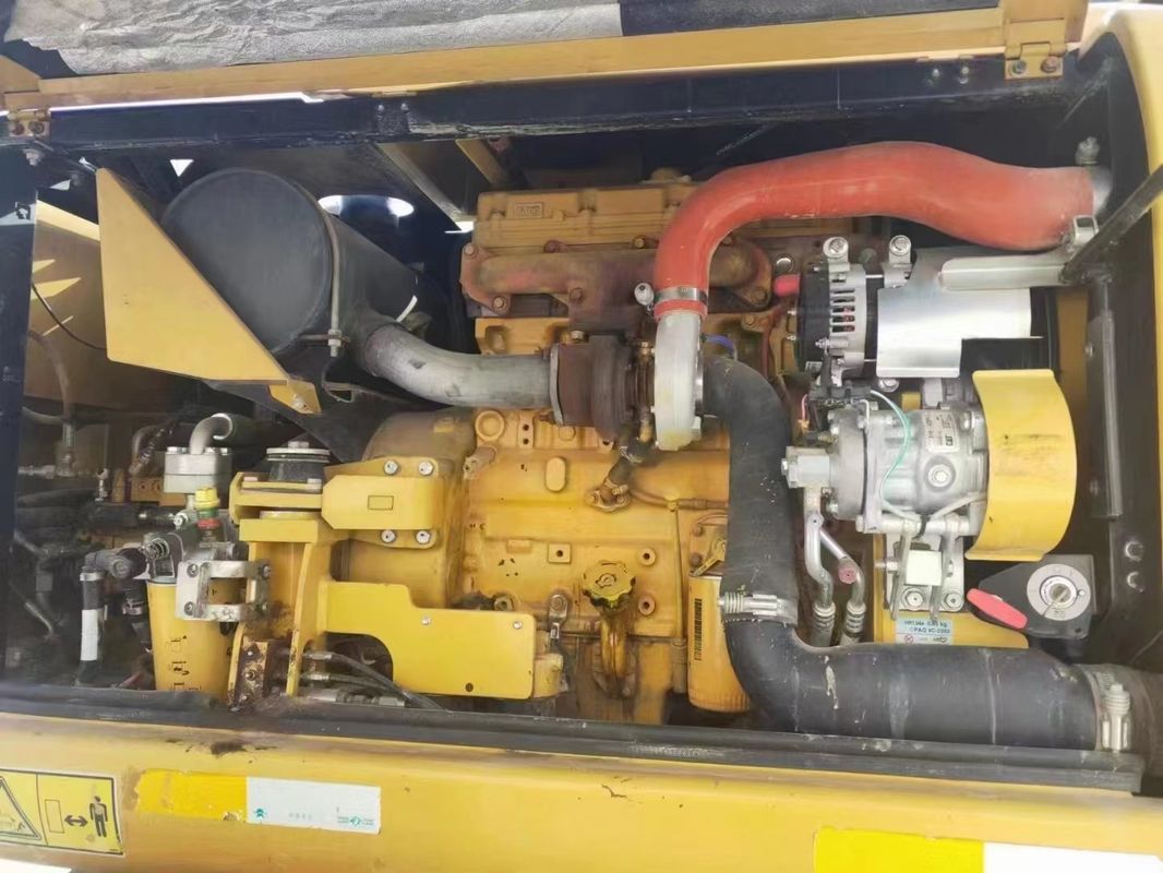 Gotowy do pracy Caterpillar M315D Ekskawator z używanymi kółkami z niskimi godzinami pracy i w dobrym stanie