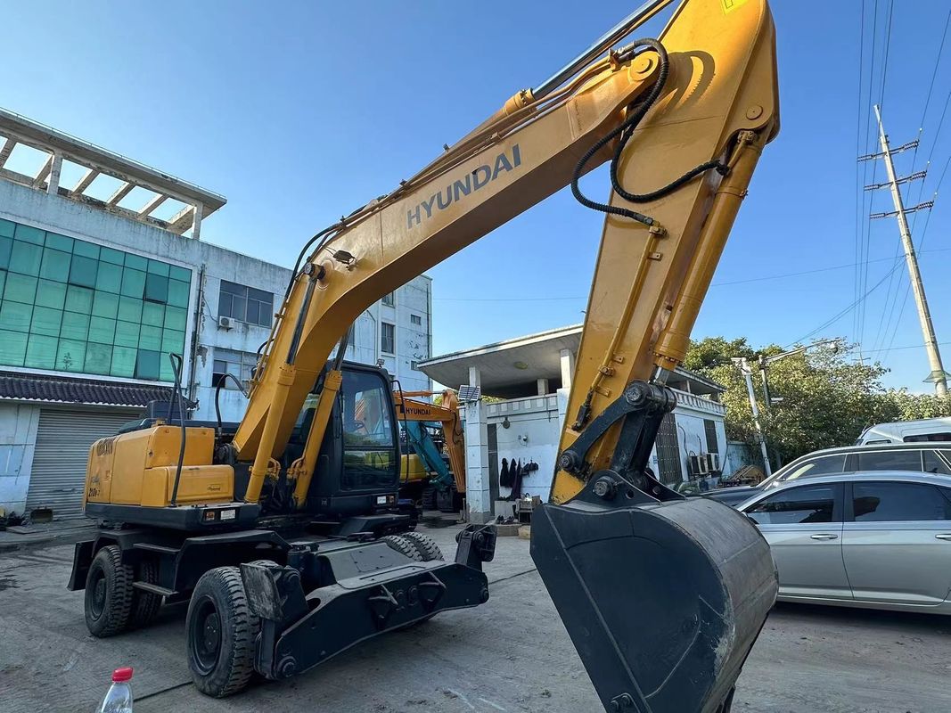 21.2 ton Hyundai 210W-7 używany kołowy grabarz Wiadro pojemność 1,34m3