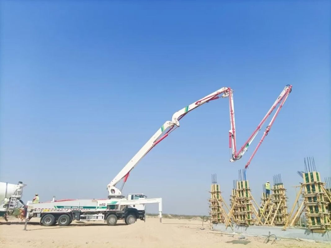 6×4 lub 8×4 napęd gotowy do pracy XCMG. HB37A 37 m betonowa ciężarówka pompowa do dostaw betonu i wrzucania