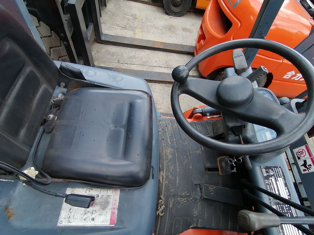 Używany kompaktowy wózek widłowy elektryczny HELI CPCD15 wózek widłowy Moc silnika 1,5 tony
