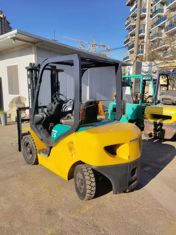 Japonia Używany kompaktowy wózek widłowy elektryczny Komatsu 2,5 tony