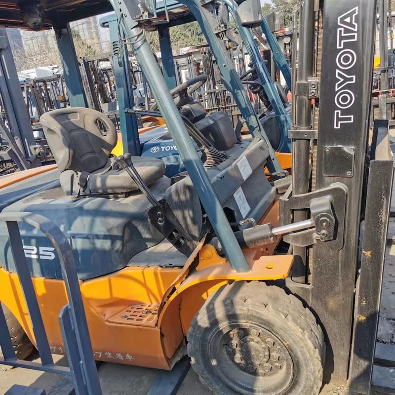 Japonia Używany kompaktowy wózek widłowy elektryczny TOYOTA 2,5 tony