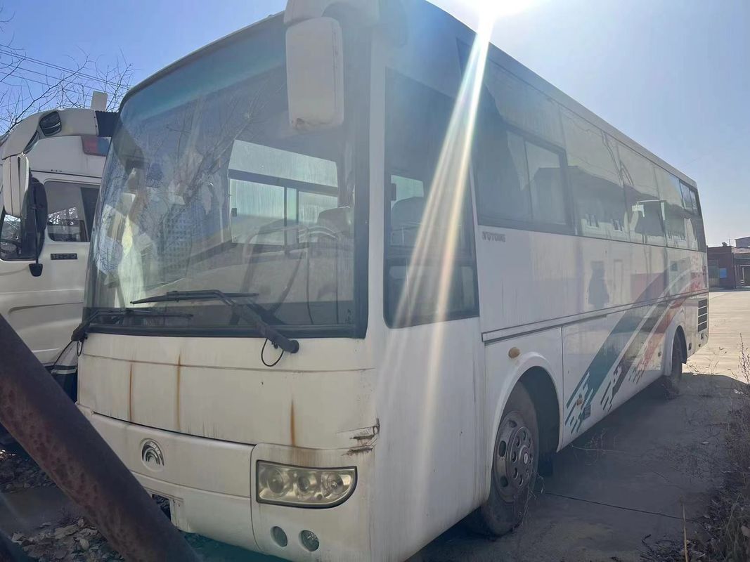 Stworzony w Chinach, używany, 40-osobowy, wysokiej jakości autobus YuTong z roczną gwarancją.
