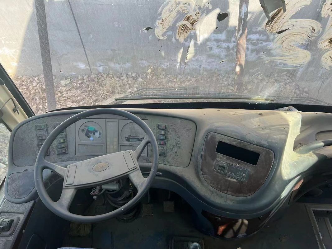 Stworzony w Chinach, używany, 40-osobowy, wysokiej jakości autobus YuTong z roczną gwarancją.