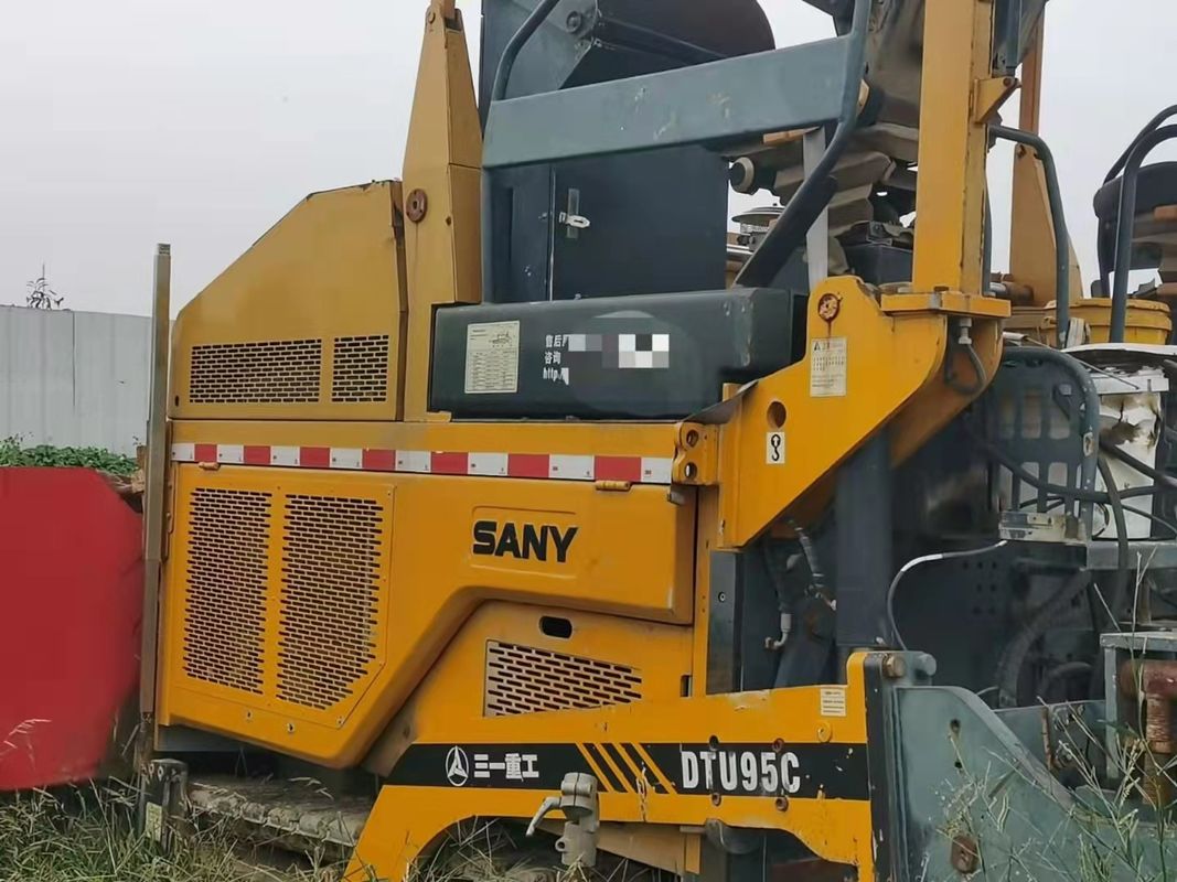Dwuosiowy półprzewód z nisko położonym przyczepem SANY DTU95C powszechnie stosowany do transportu ciężkich lub nadmiarowych ładunków