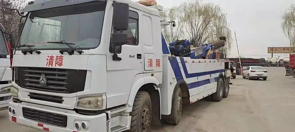 4x2/6x2/6x4/8x4/8x6/4x4/6x6 Typ napędowy Wrecker z dużą mocą