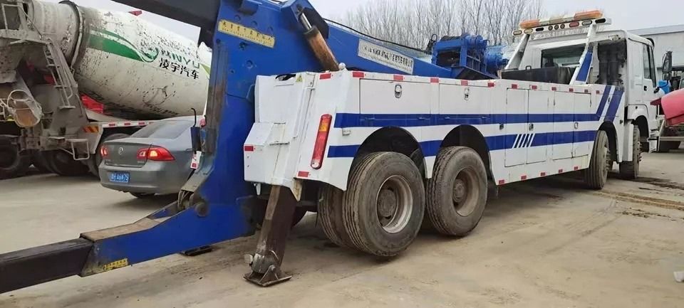 4x2/6x2/6x4/8x4/8x6/4x4/6x6 Typ napędowy Wrecker z dużą mocą
