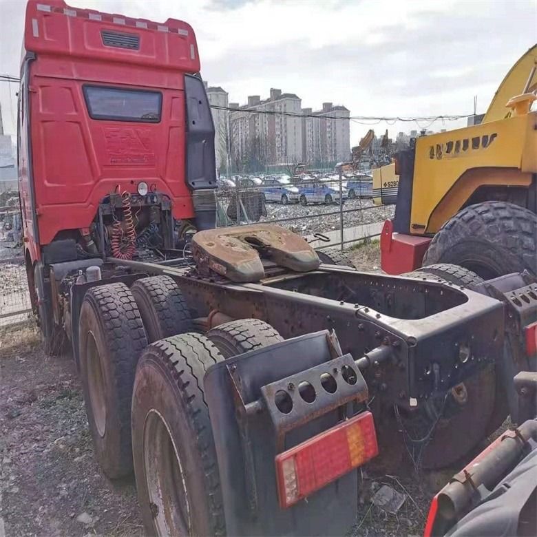 10 Numer przemiany do przodu używany traktor Faw ciężarówka 6*4 z systemem multimedialnym