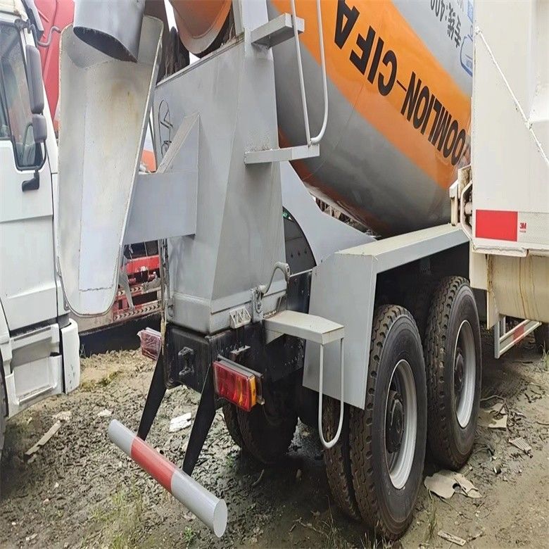 7M3/h Produktywność używany HOWO Ciężarówka do betonowania 6*4 371KM 375KM w dobrym stanie