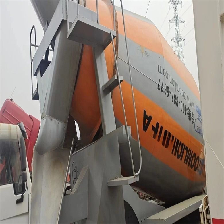 7M3/h Produktywność używany HOWO Ciężarówka do betonowania 6*4 371KM 375KM w dobrym stanie