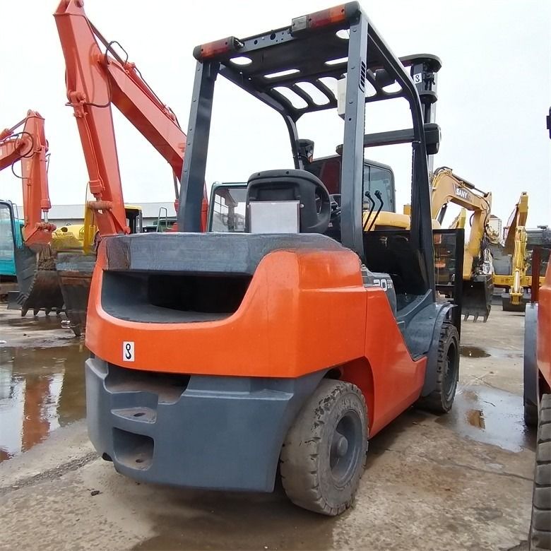 Wielofunkcyjny wózek widłowy Toyota o wadze 3 ton importowany z Japonii gotowy w krótkim czasie pracy