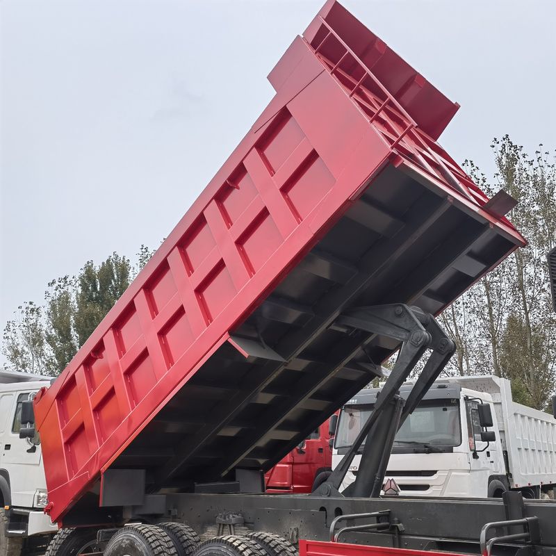 Po drugie ręce 371hp dump truck używany Howo 6x4 tipper truck z systemem multimedialnym 10 koła