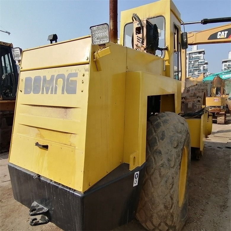 Silnik wysokoprężny BOMAG BW217D-2 Wykorzystany pojedynczy bęben Owiec Stopa hydrauliczna Roller drogowy