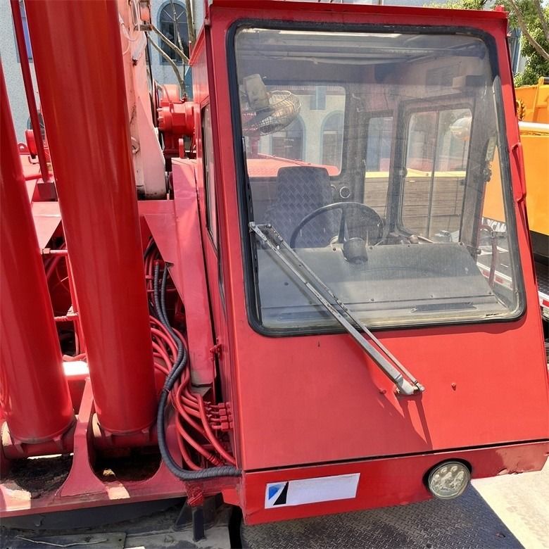 139.8kw moc brutto Tadano TR-500EX Kran używany o pojemności 50 ton i pojemności paliwa 250L
