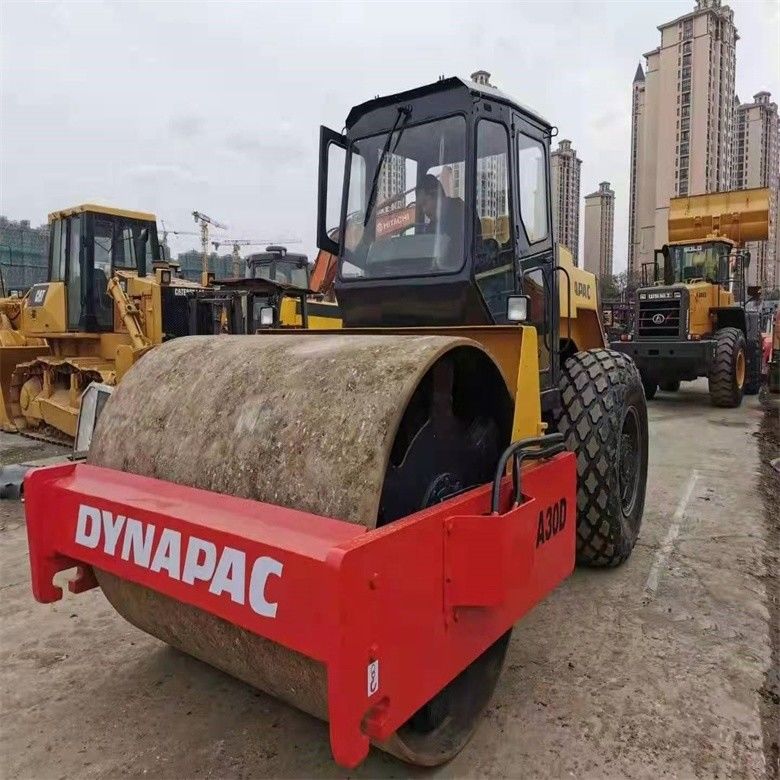 Niski czas pracy Dynapac CA30D z Japonii
