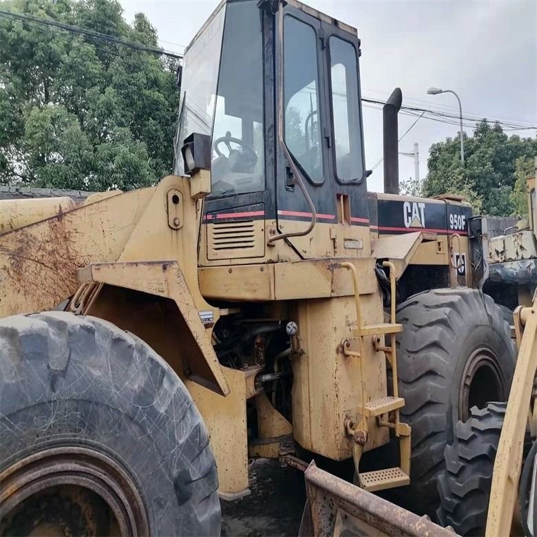Caterpillar 950F 17-tonowy ładowarka kołowa o pojemności 6,6 l i 3200-3300 godzin pracy