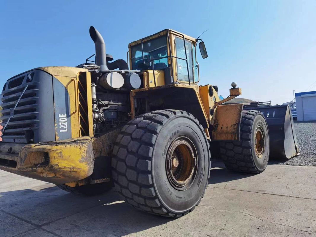 Typ napędu 4WD używany ładowarka VOLVO L220E Oryginalny projekt Koło skid-steer ładowarka Typ ruchomy