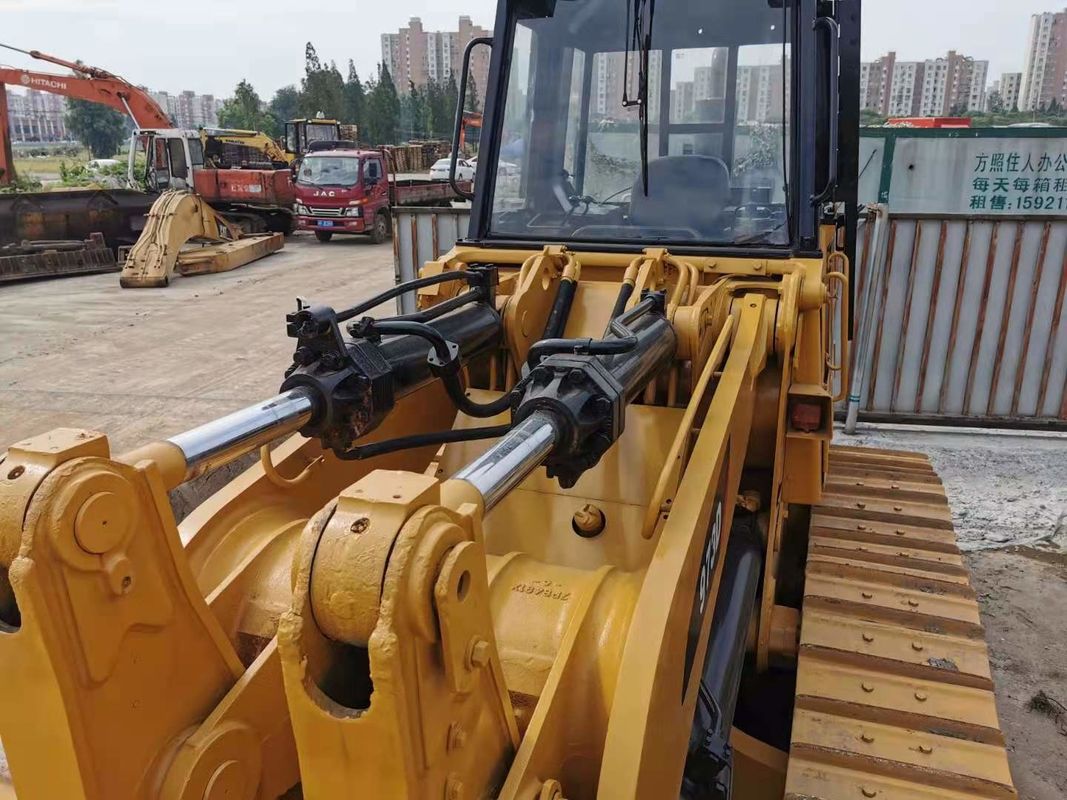 Japońskie używane ładowarki kołowe do płynnych i poruszających się operacji typu CAT 973