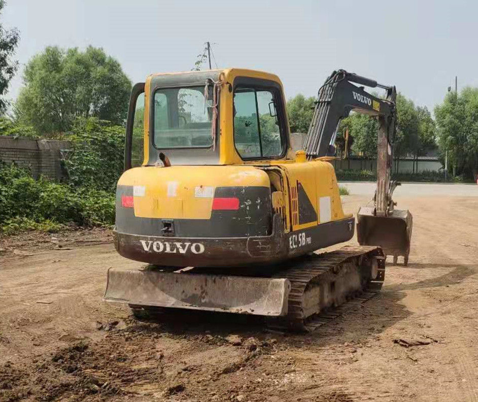 Szwecja przywieźła wysokiej jakości Volvo EC55B PRO, używaną prawie nową maszynę wykopawczą.