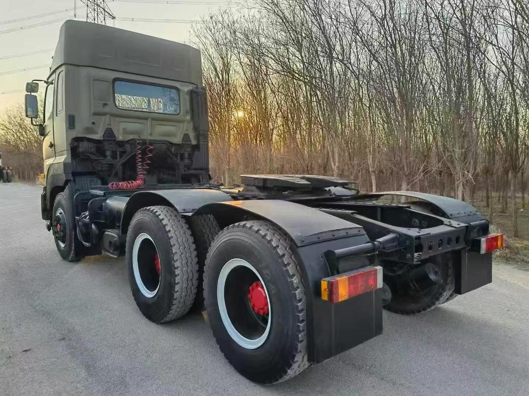 Używane HINO 700 ciągnik ciężarówka Transport Długość 7,18 M Kolor oryginalny