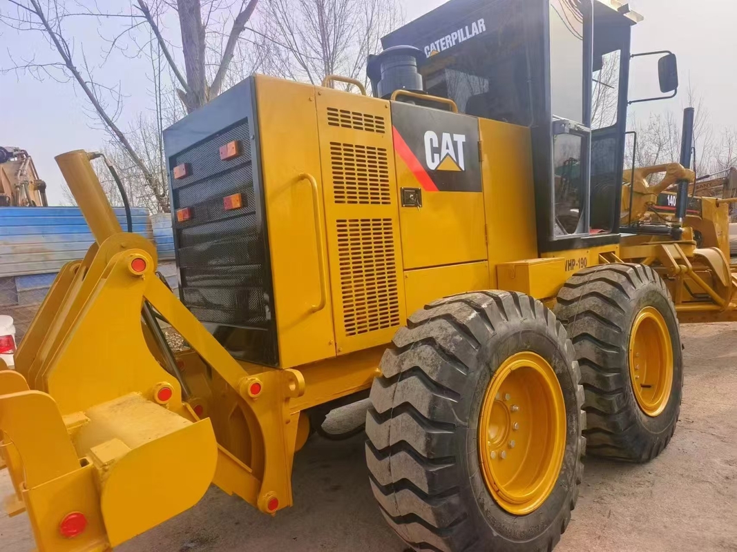 Wykorzystany klaser silnikowy CAT 140K 17,27 T Wysokość transportu 3,35 M