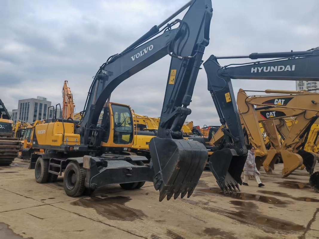 Sprzedany Ekskawator VOLVO EW170BLC.