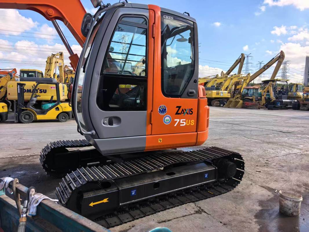 Used Hitachi ZX75US-A Excavator for Sale | Mini Hydraulic Digger Exported from China