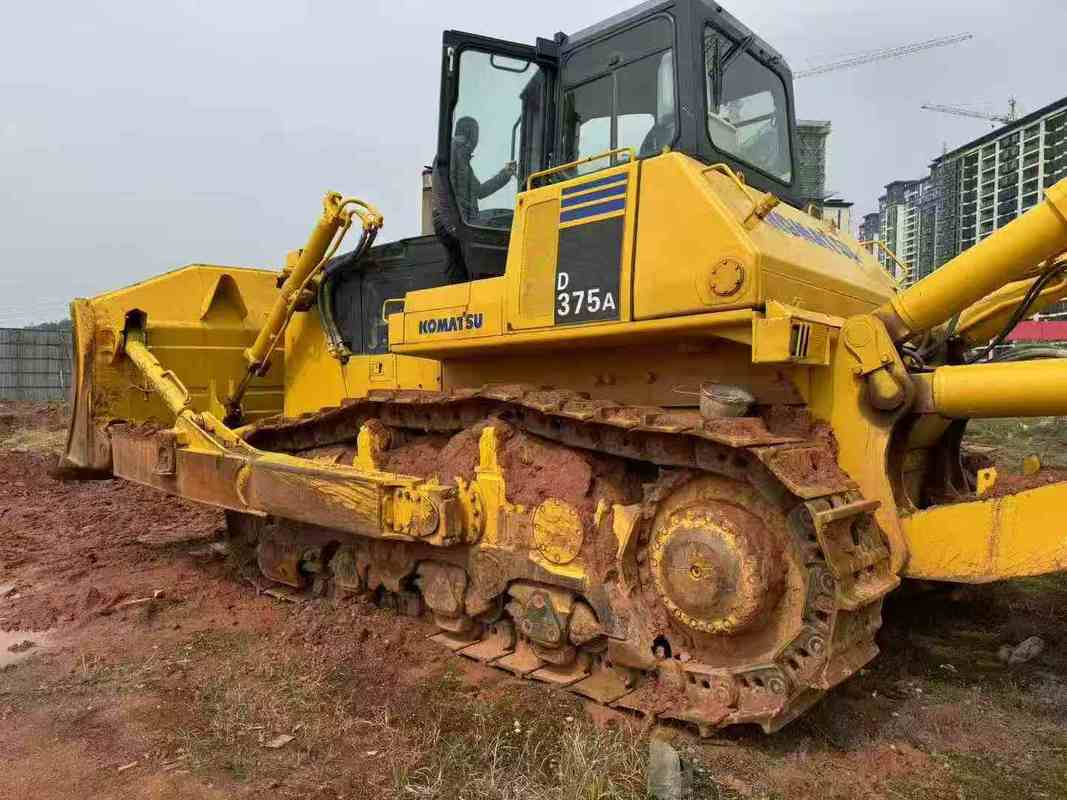 Używany spychacz Komatsu D375A-5 na sprzedaż | 68-tonowy spychacz gąsienicowy eksportowany z Chin